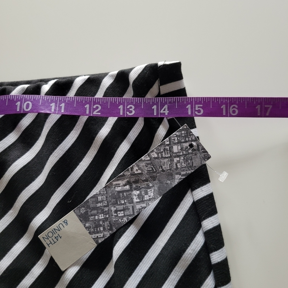 14th & Union stripped pencil skirt - Picture 4 of 8